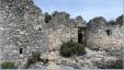Lioux, chateau ruin de Castellas