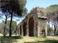 Frjus - vestige de l'aqueduc romain