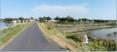 La piste cyclable au milieu des marais